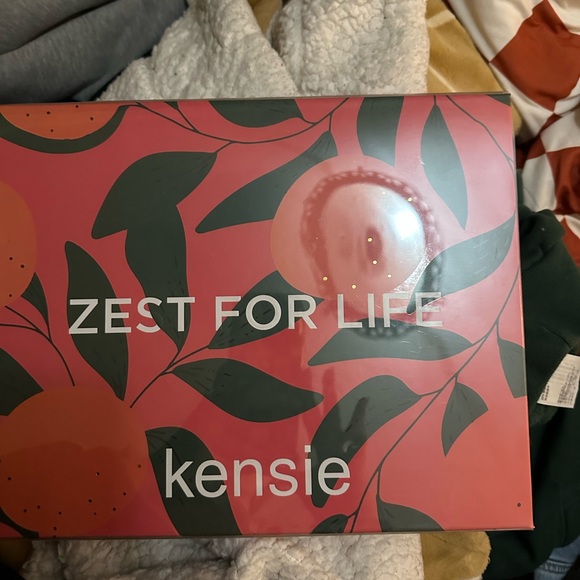 Fragrance kensie - Picture 2 of 2